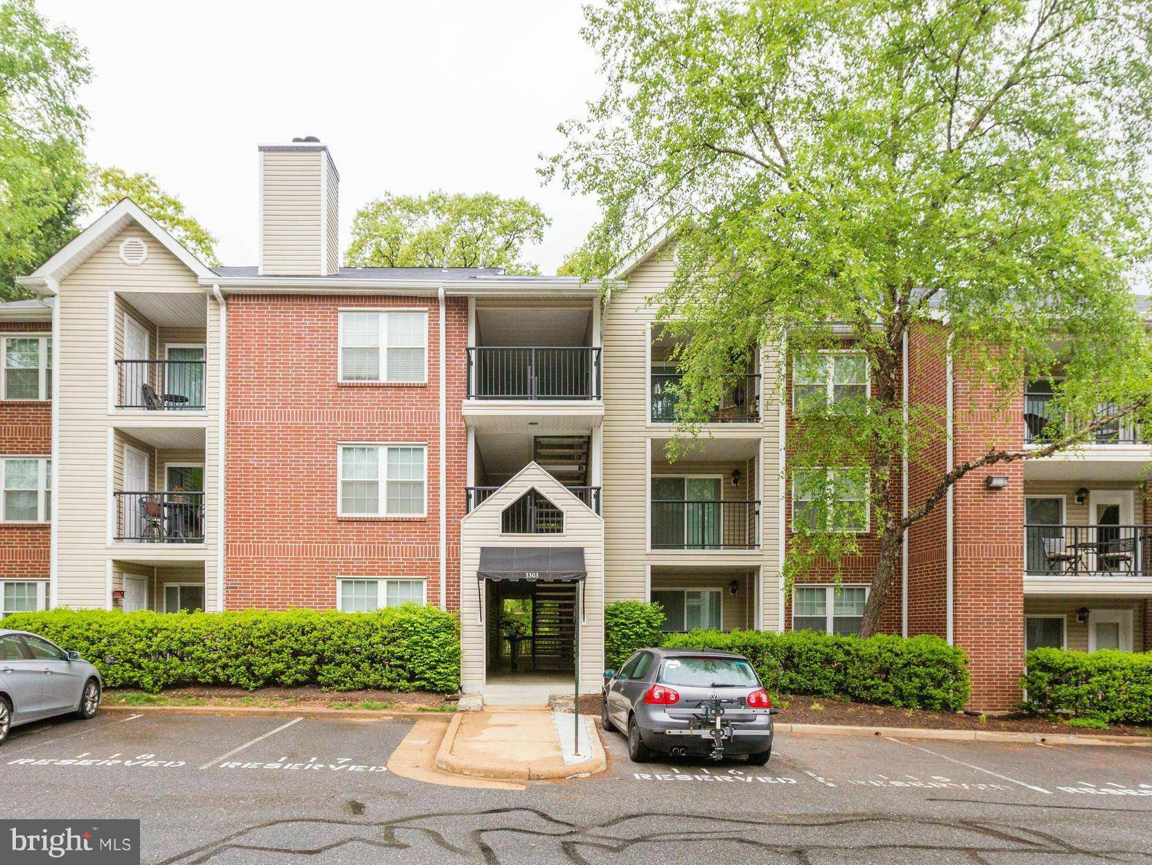 Alexandria, VA 22302,3303 WYNDHAM CIR #248