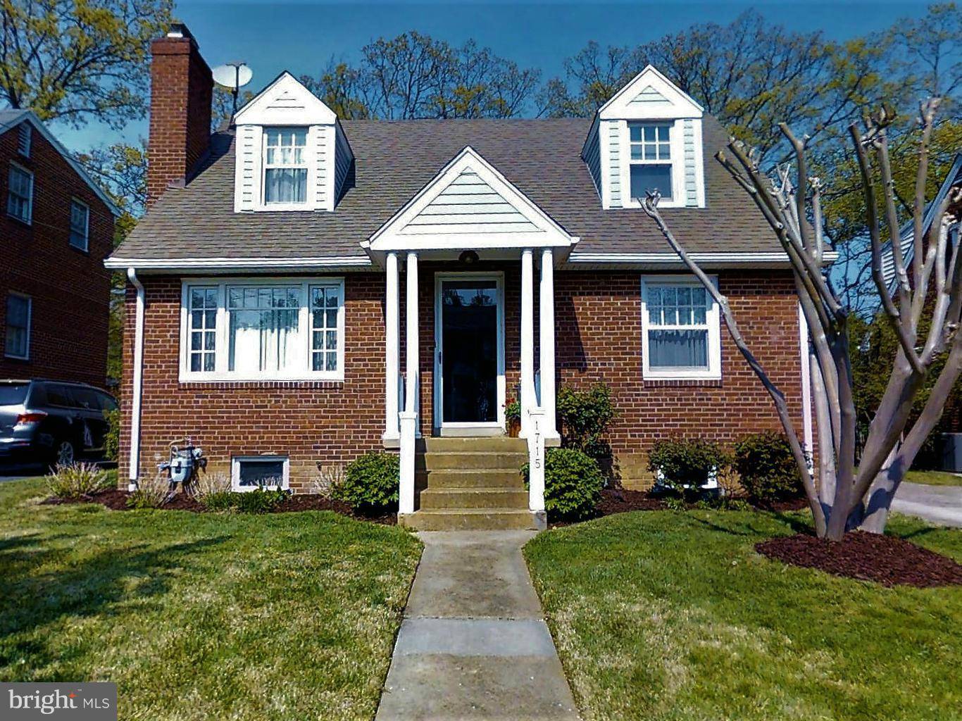 Alexandria, VA 22302,1715 CRESTWOOD DR