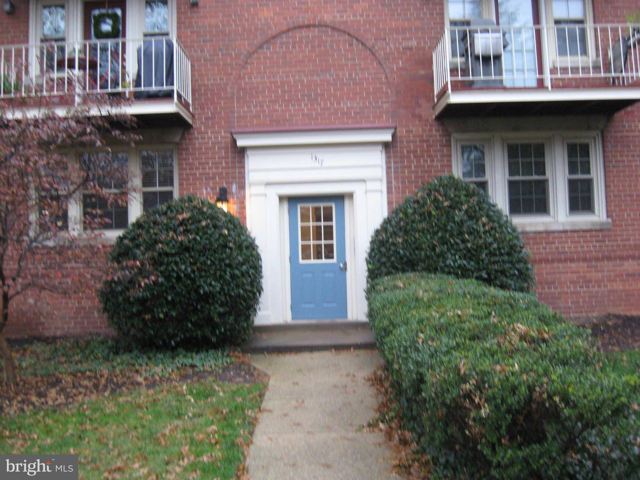 Alexandria, VA 22314,1317 ABINGDON DR E #1