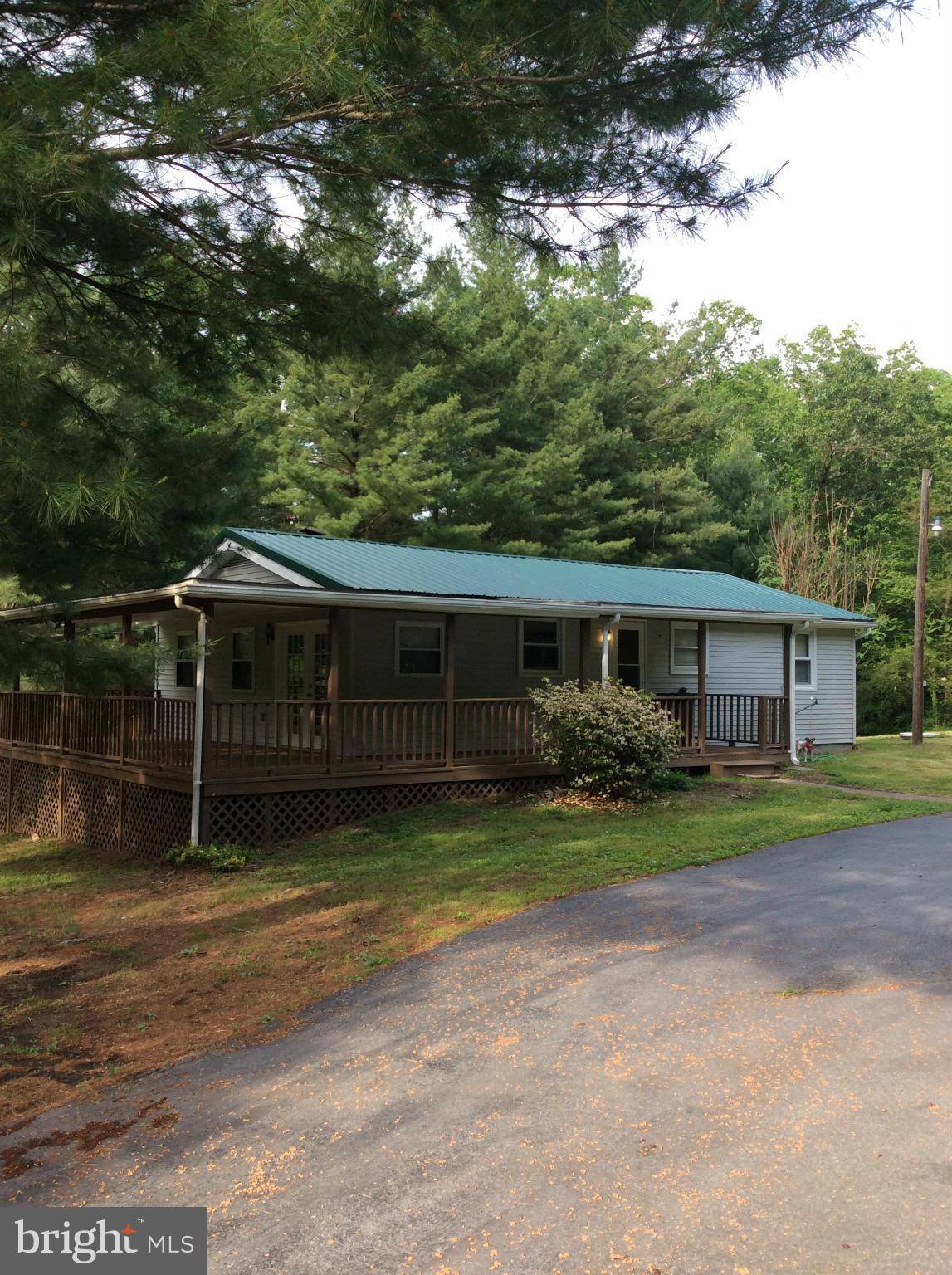 Hedgesville, WV 25427,472 CHERRY RUN RD