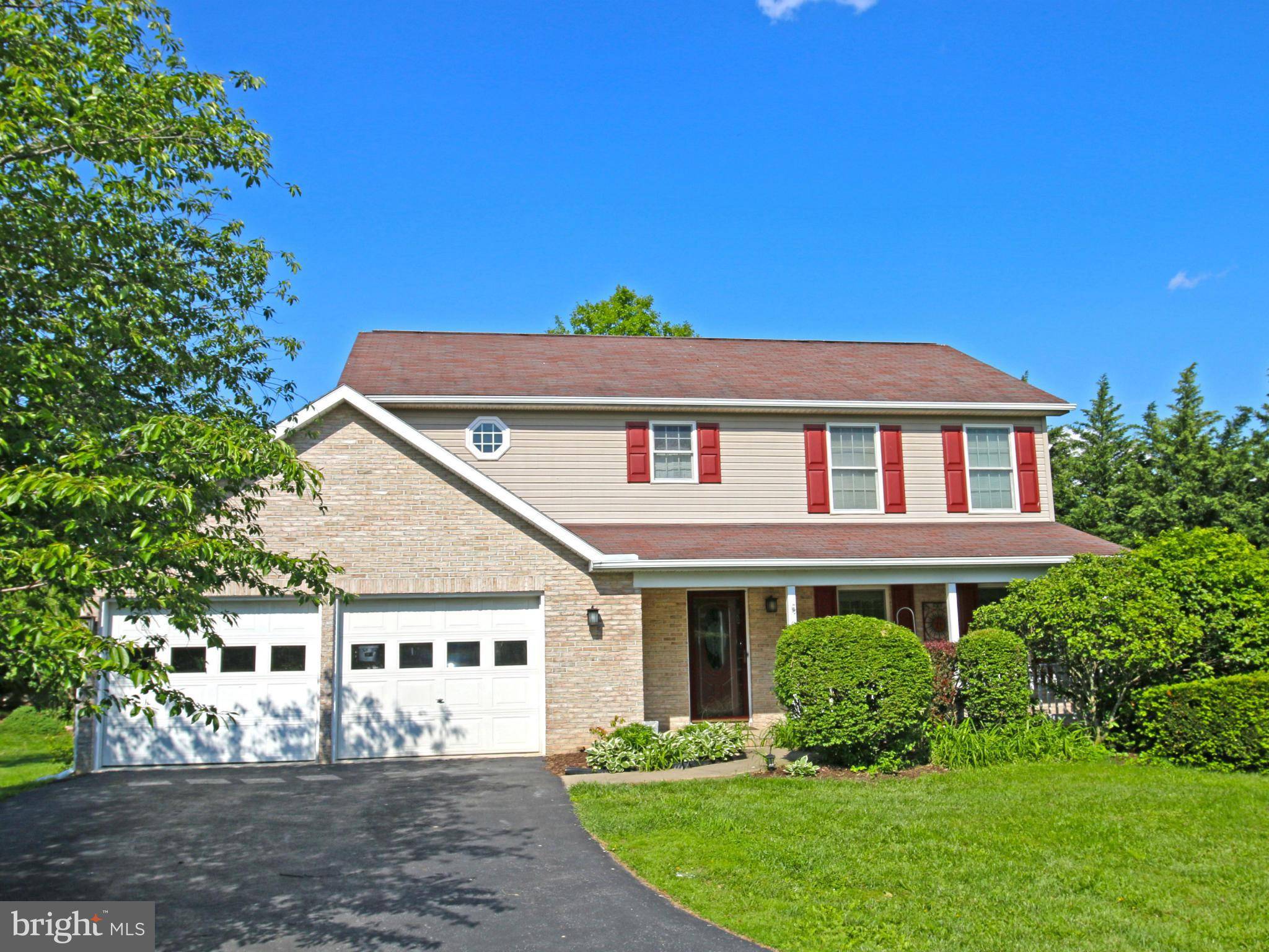 Falling Waters, WV 25419,83 HERON LN