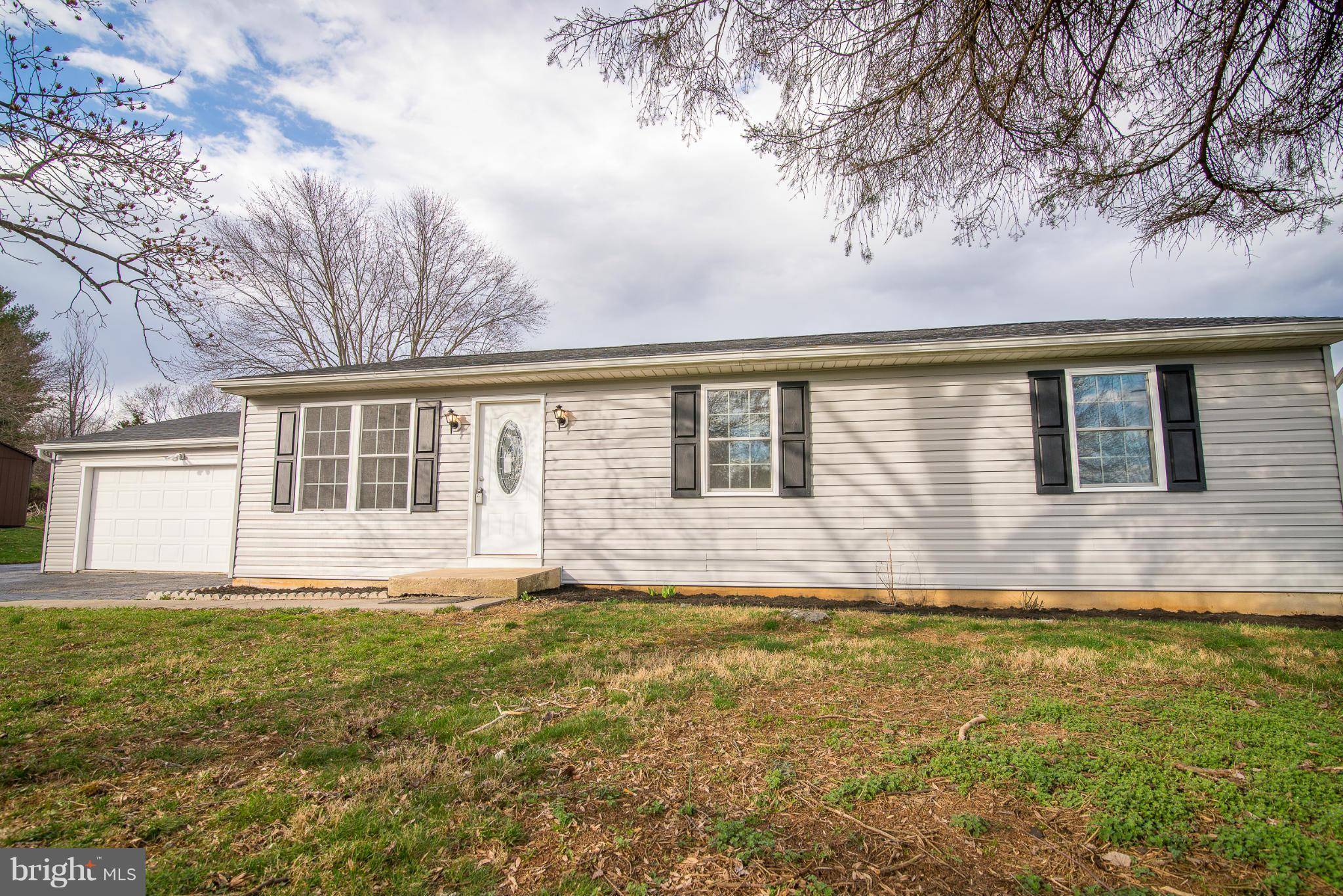 Falling Waters, WV 25419,96 WEEPING WILLOW RD