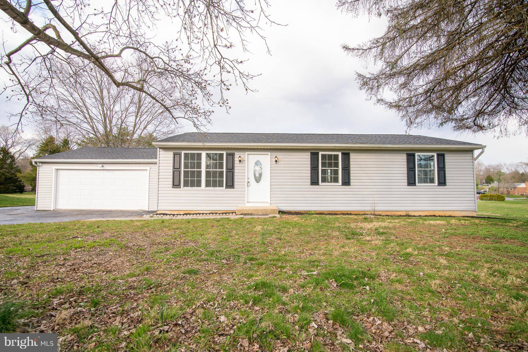 Falling Waters, WV 25419,96 WEEPING WILLOW RD