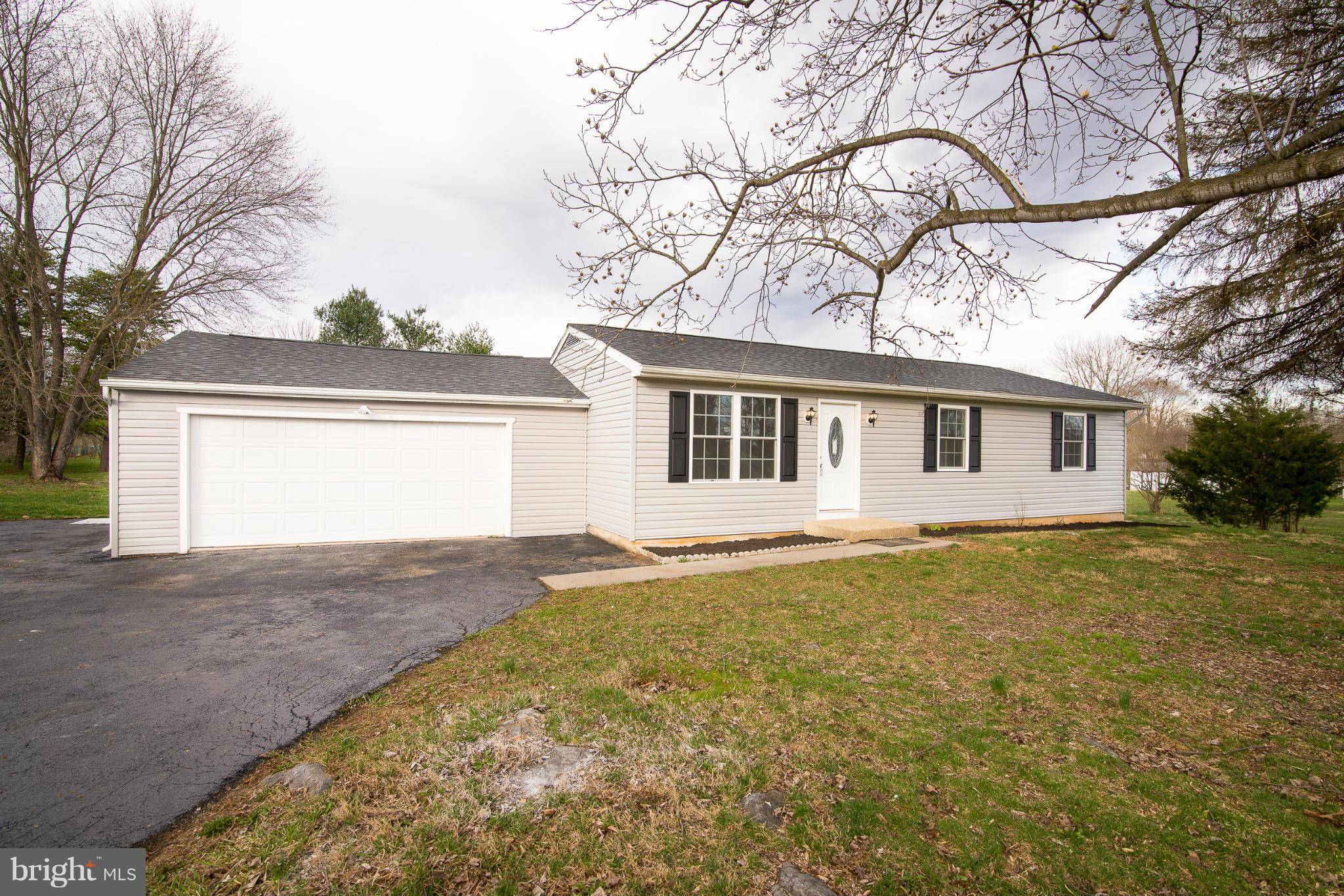 Falling Waters, WV 25419,96 WEEPING WILLOW RD