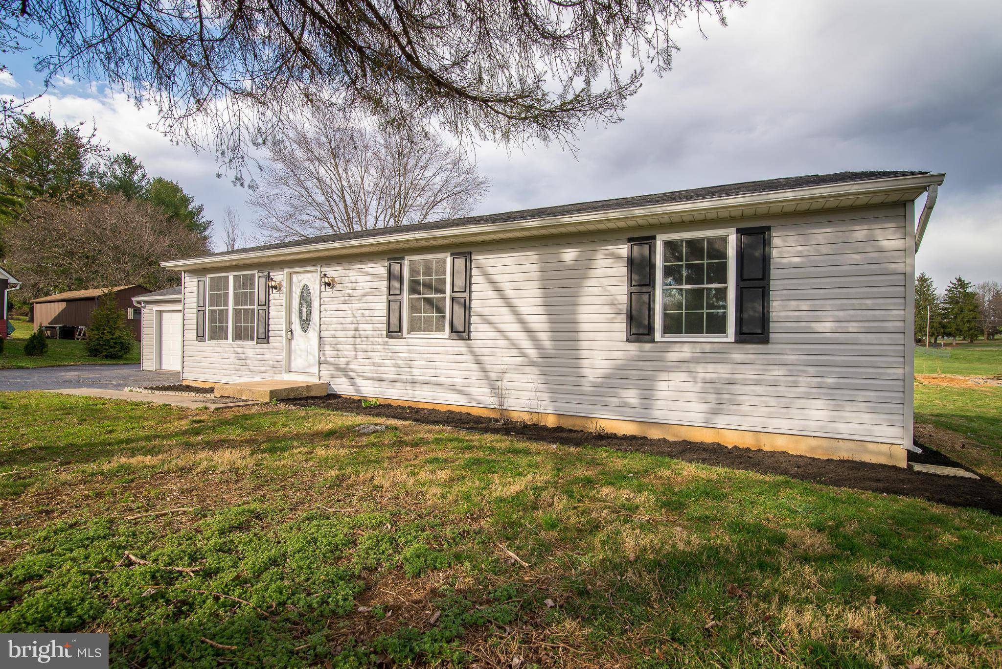 Falling Waters, WV 25419,96 WEEPING WILLOW RD