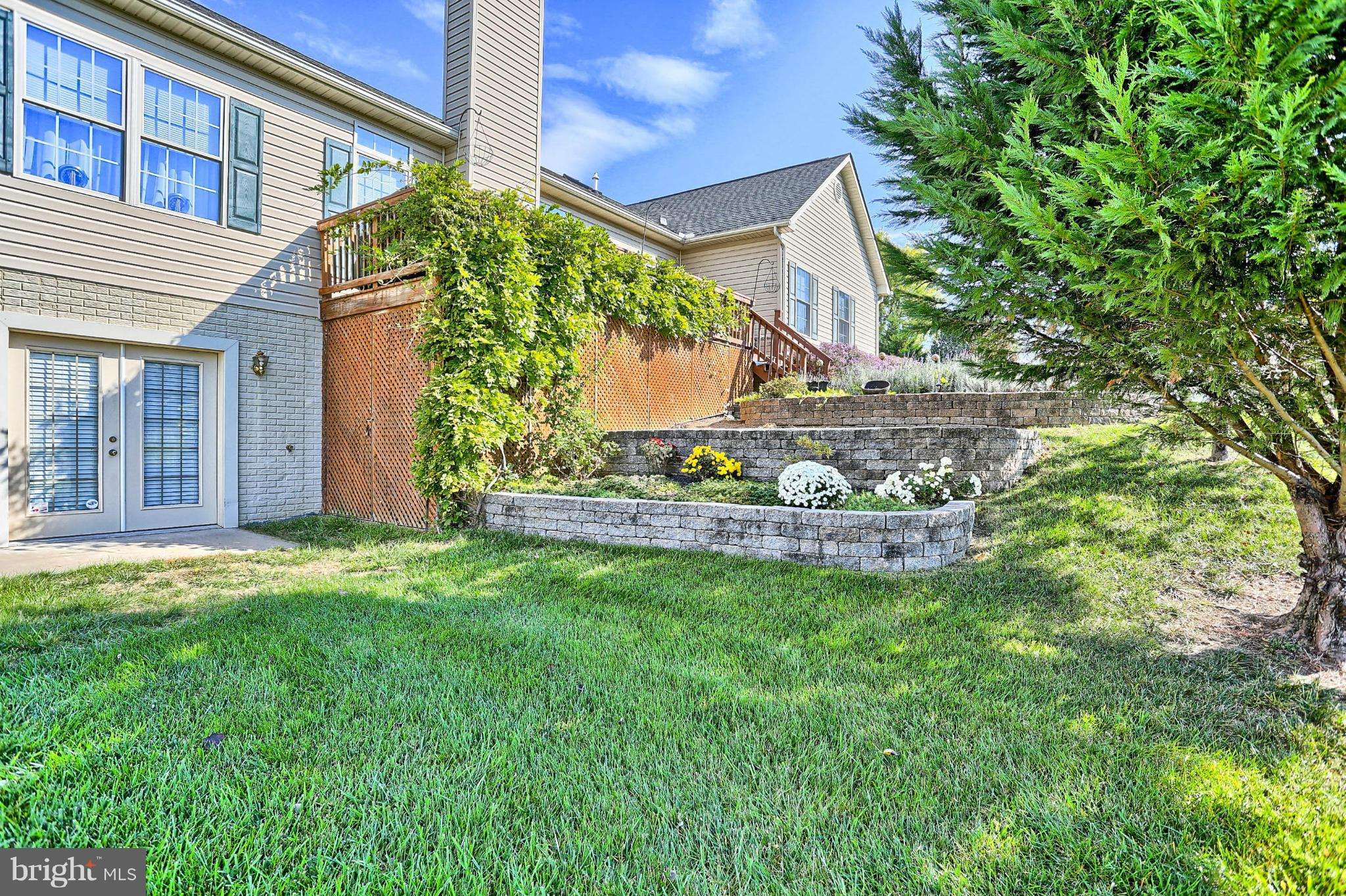 Falling Waters, WV 25419,18 MONONGAHELA CIR