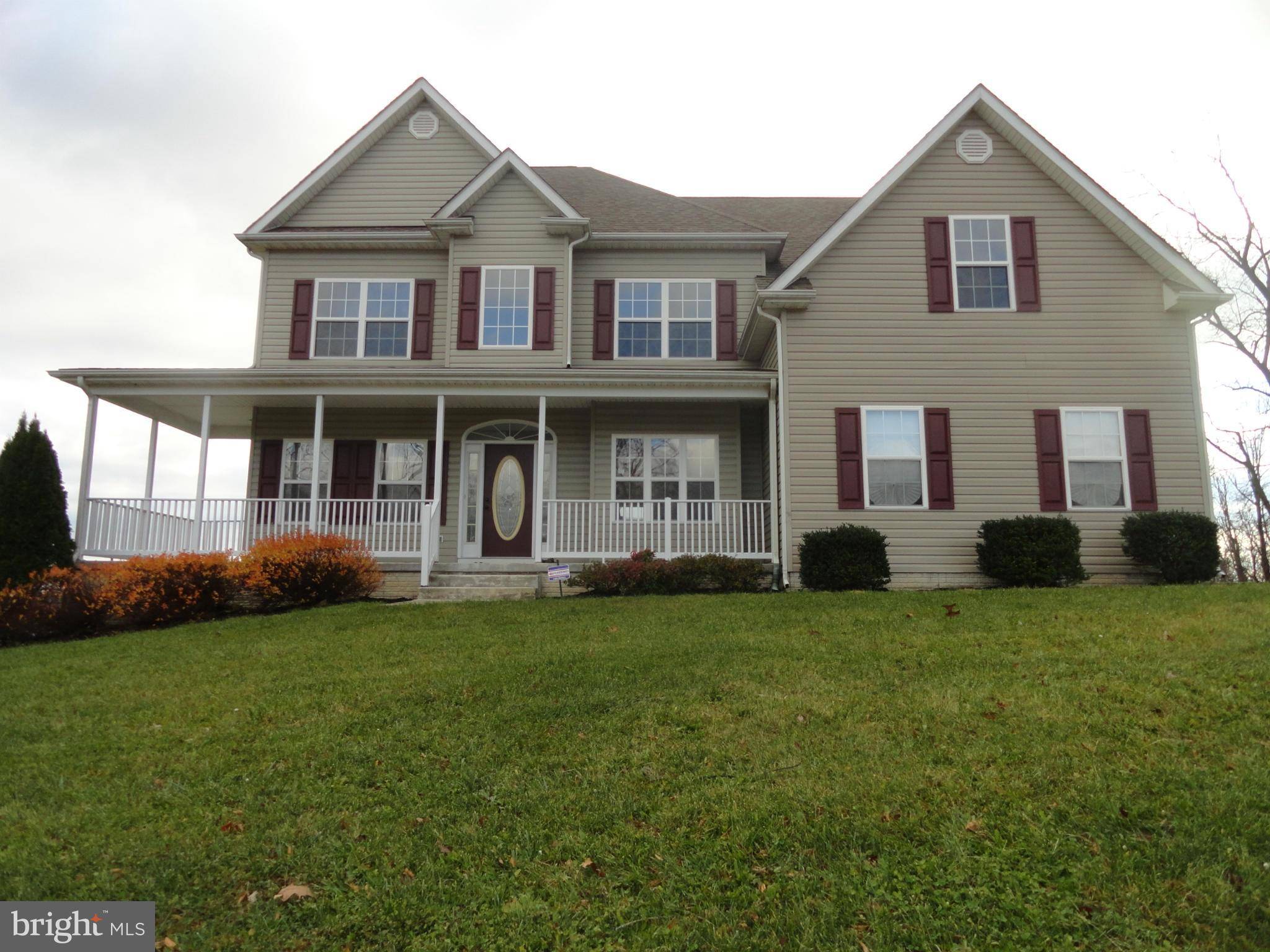 Martinsburg, WV 25403,930 BRAEBURN DR