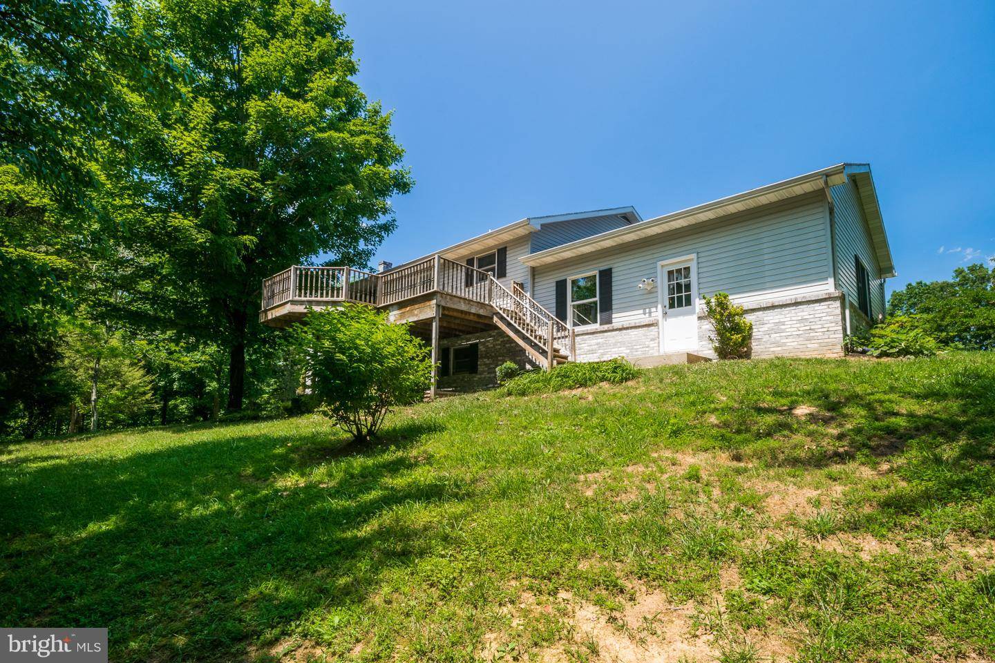 Falling Waters, WV 25419,147 FLOWERWOOD DR