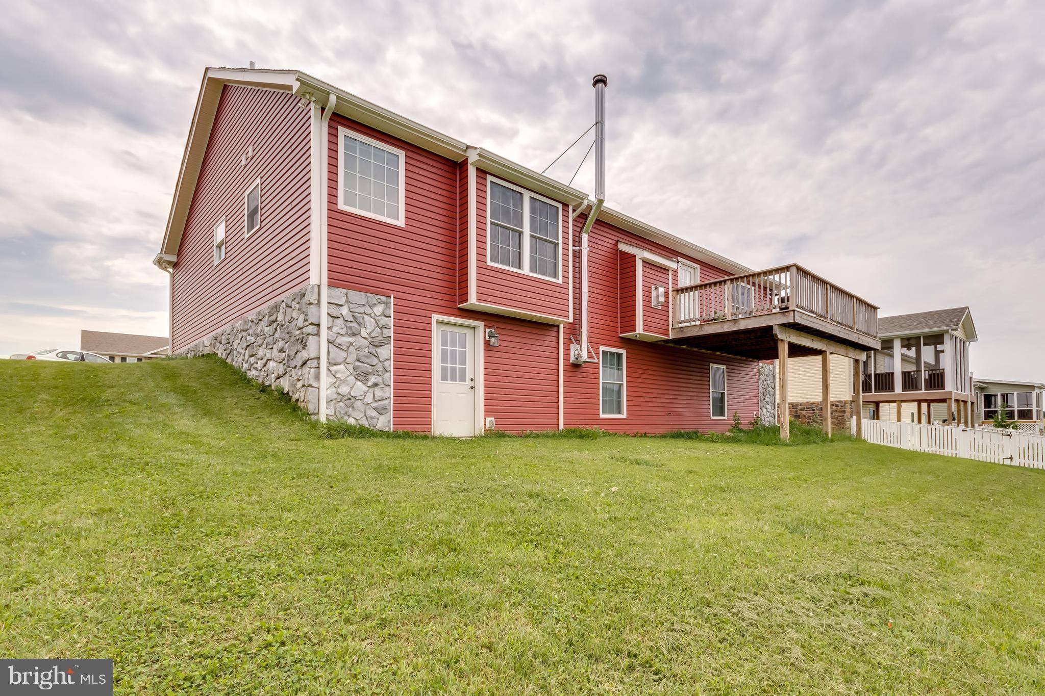 Martinsburg, WV 25403,16 TOULOUSE LN