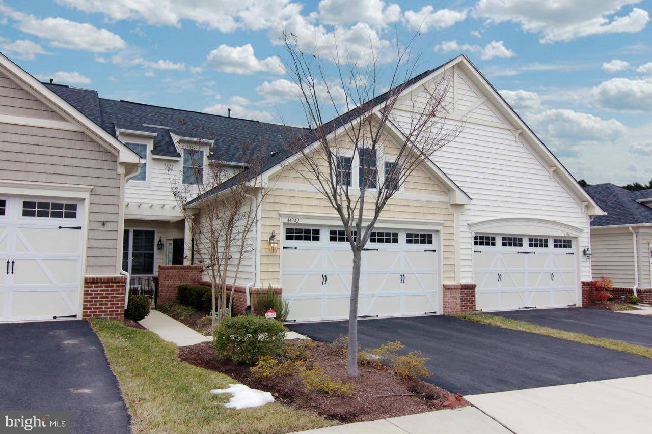 Ashburn, VA 20147,44342 OAKMONT MANOR SQ