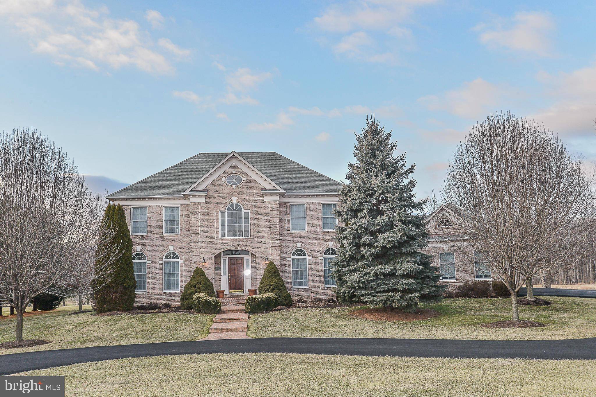 Round Hill, VA 20141,35460 TROON CT