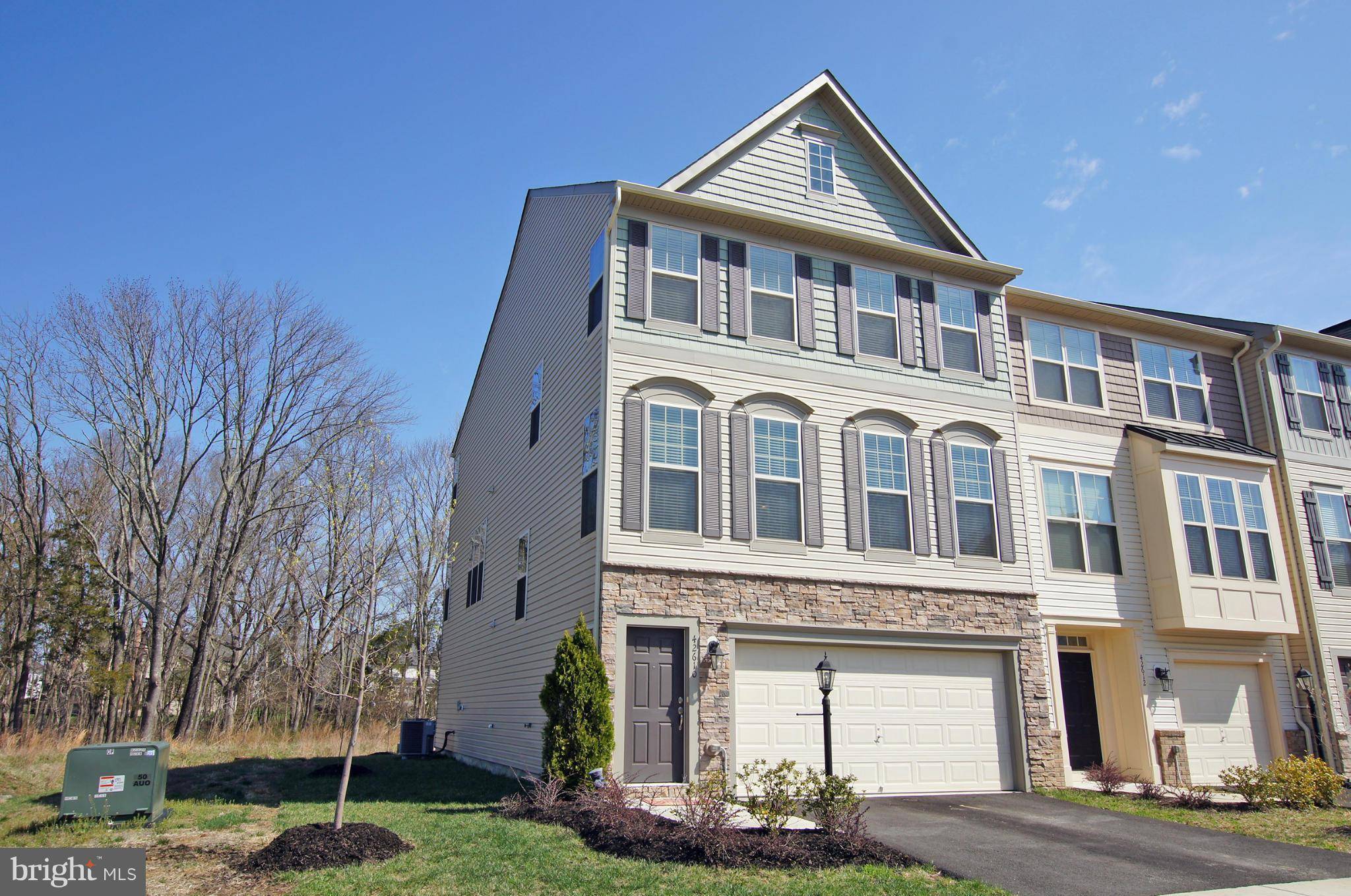 Ashburn, VA 20148,42610 GALBRAITH SQ