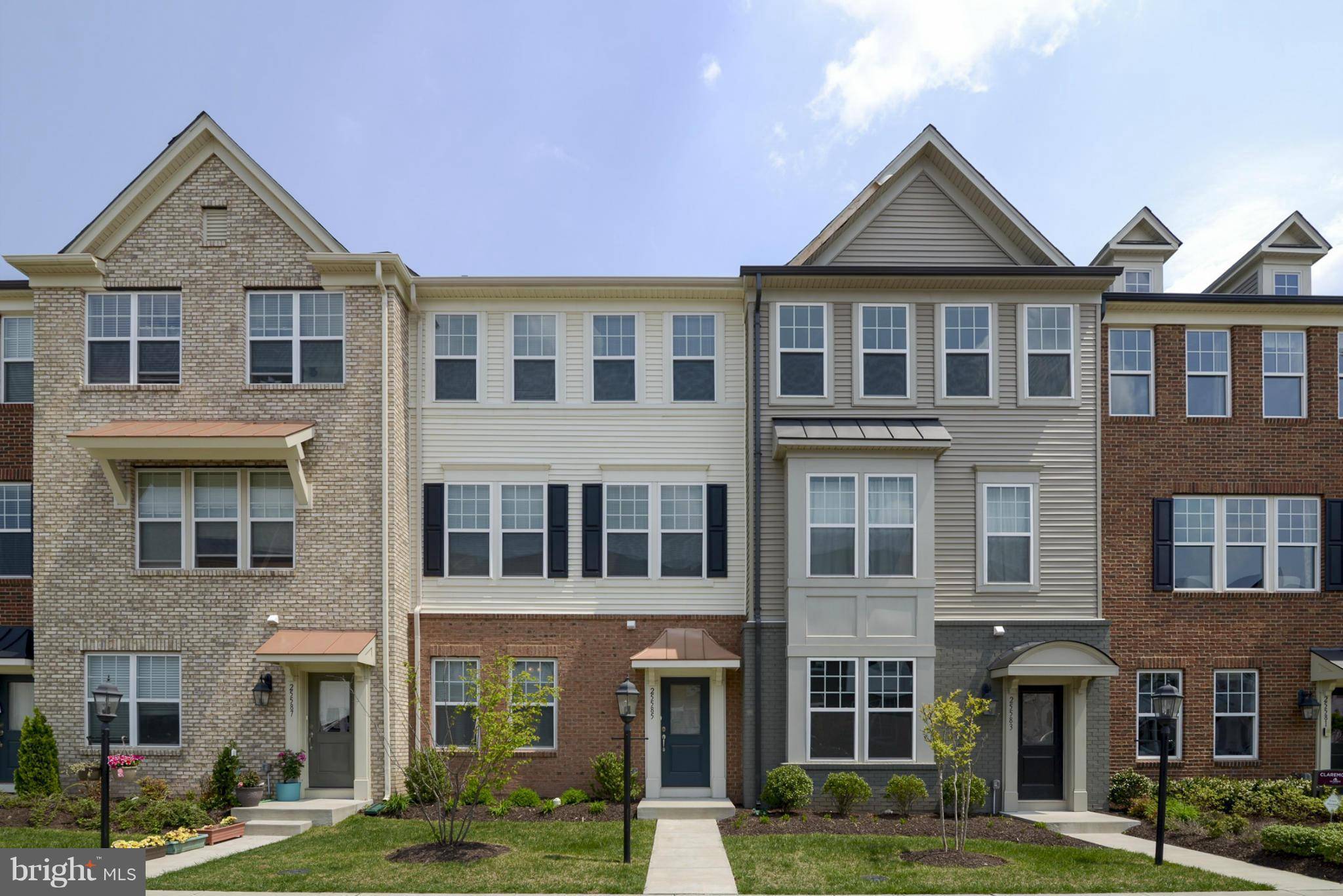 Chantilly, VA 20152,25585 FELTRE TER