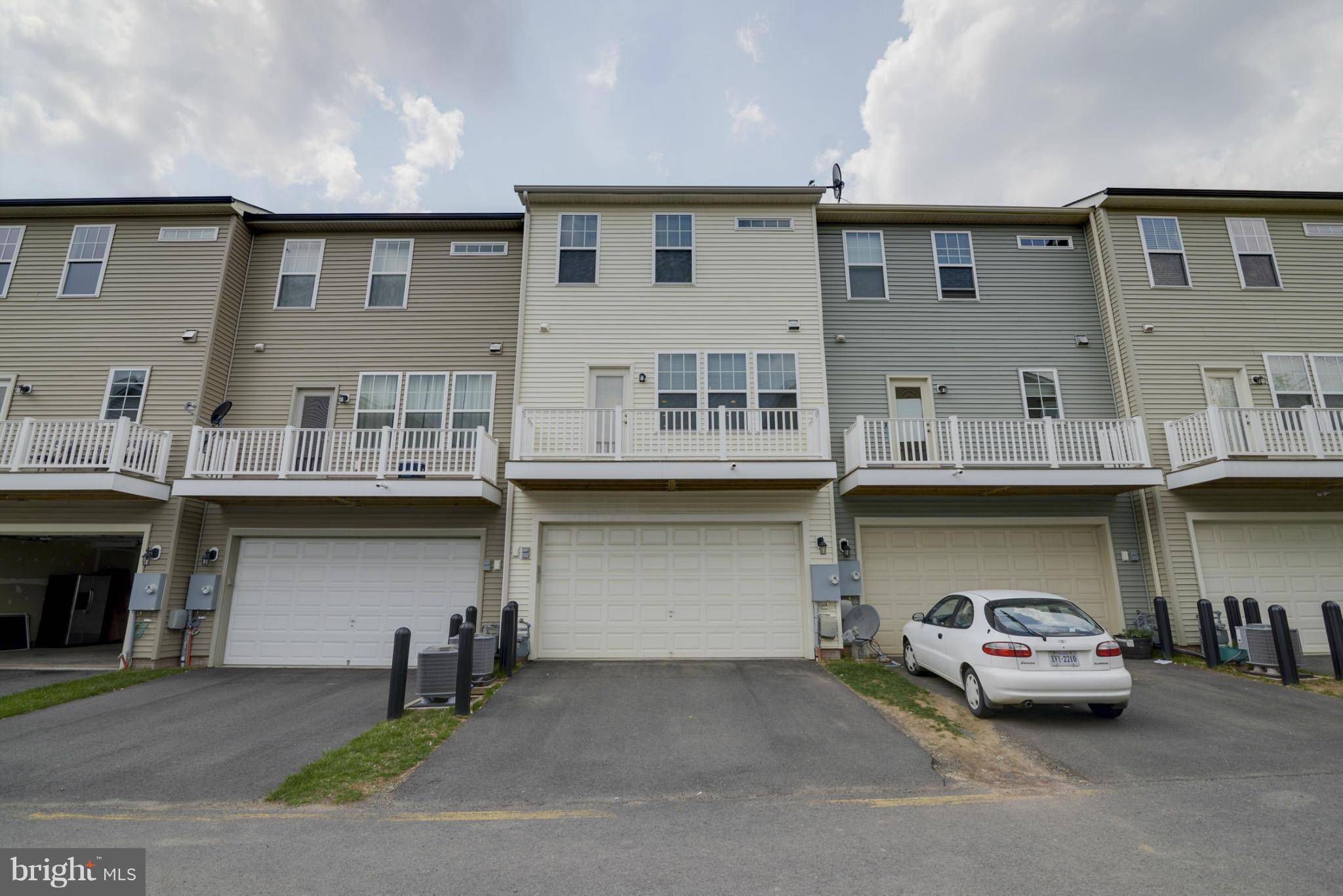 Chantilly, VA 20152,25585 FELTRE TER