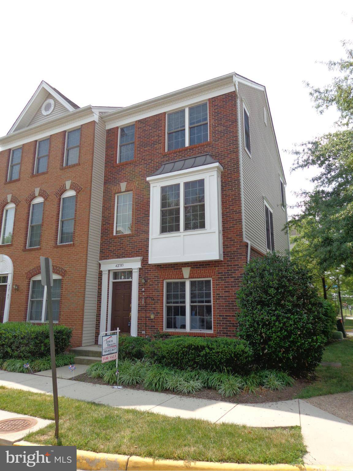 Chantilly, VA 20152,42783 SMALLWOOD TER