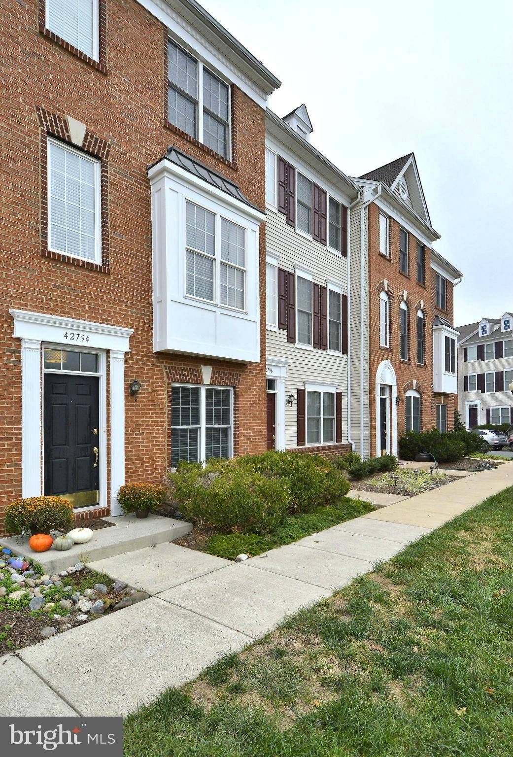 Chantilly, VA 20152,42794 NATIONS ST