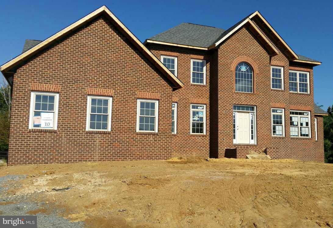 Hamilton, VA 20158,102 LAMPLIGHTER CT