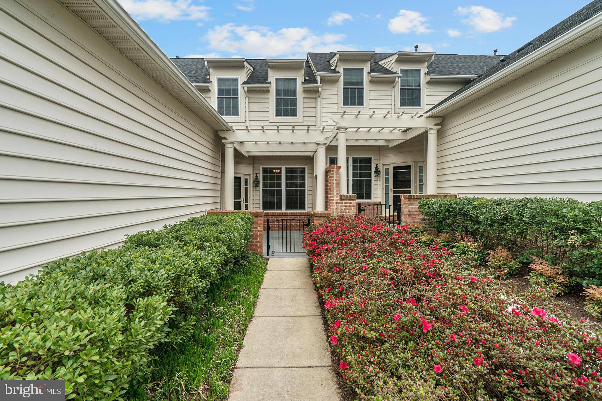 Ashburn, VA 20147,44377 MALTESE FALCON SQ