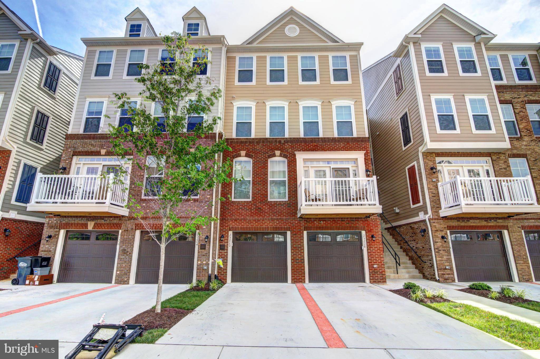 Chantilly, VA 20152,25210 BRIARGATE TER