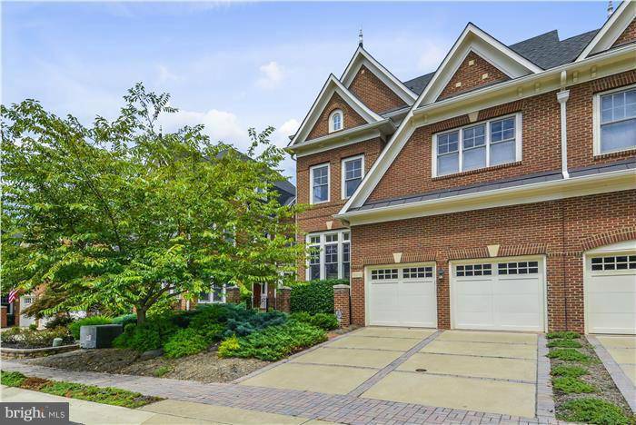 Leesburg, VA 20176,18308 FAIRWAY OAKS SQ