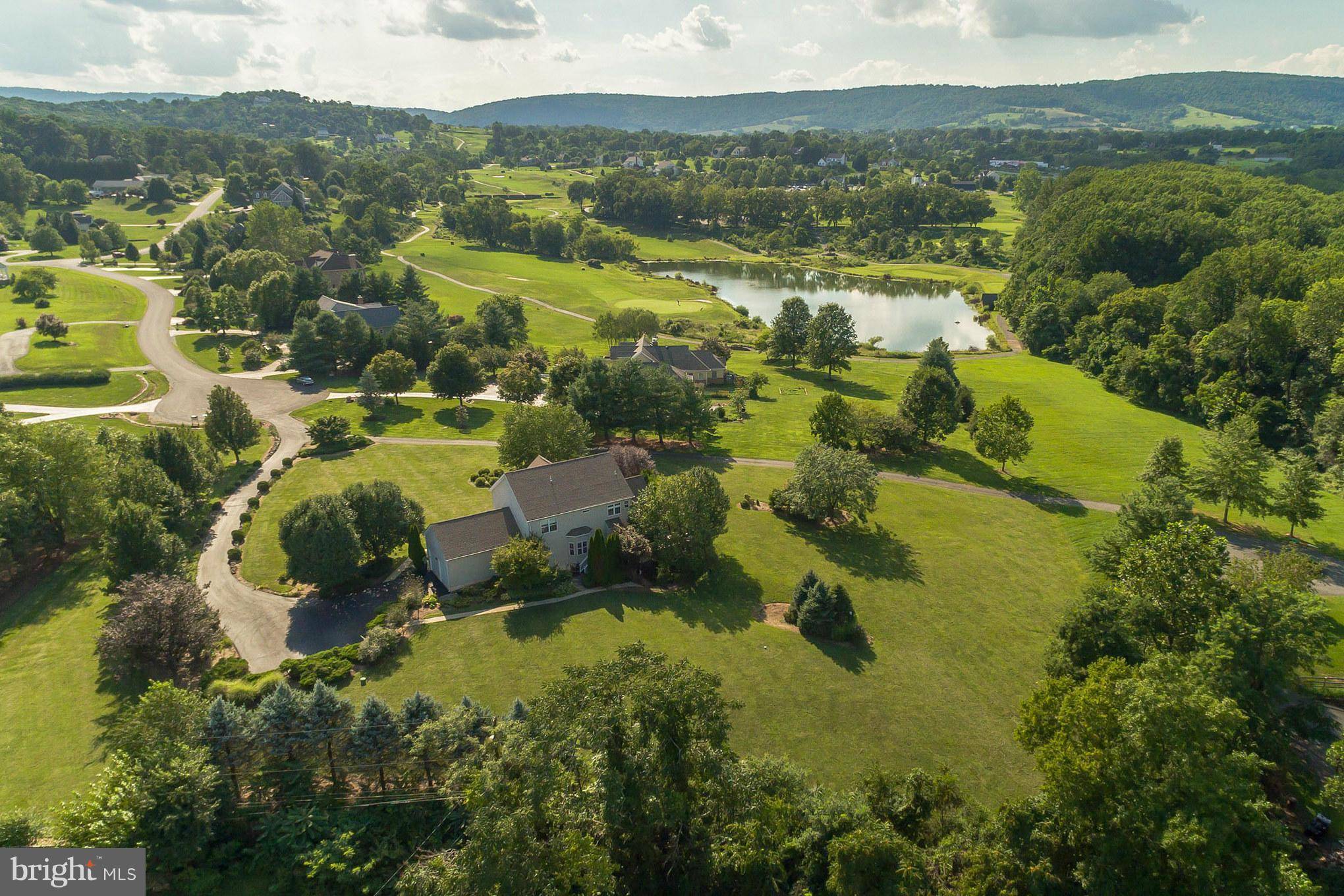 Round Hill, VA 20141,35501 TROON CT