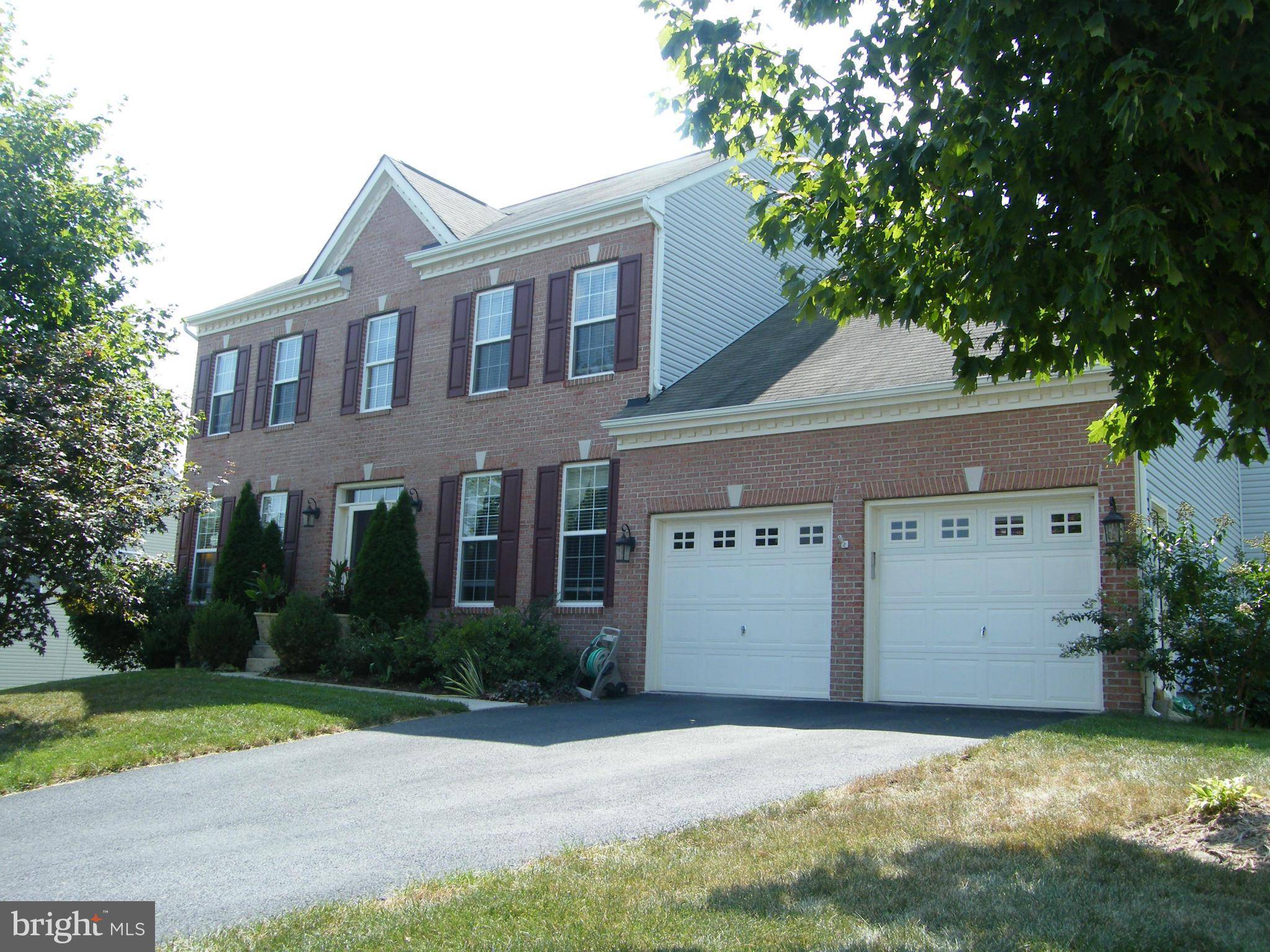 Round Hill, VA 20141,35537 COLLINGTON DR