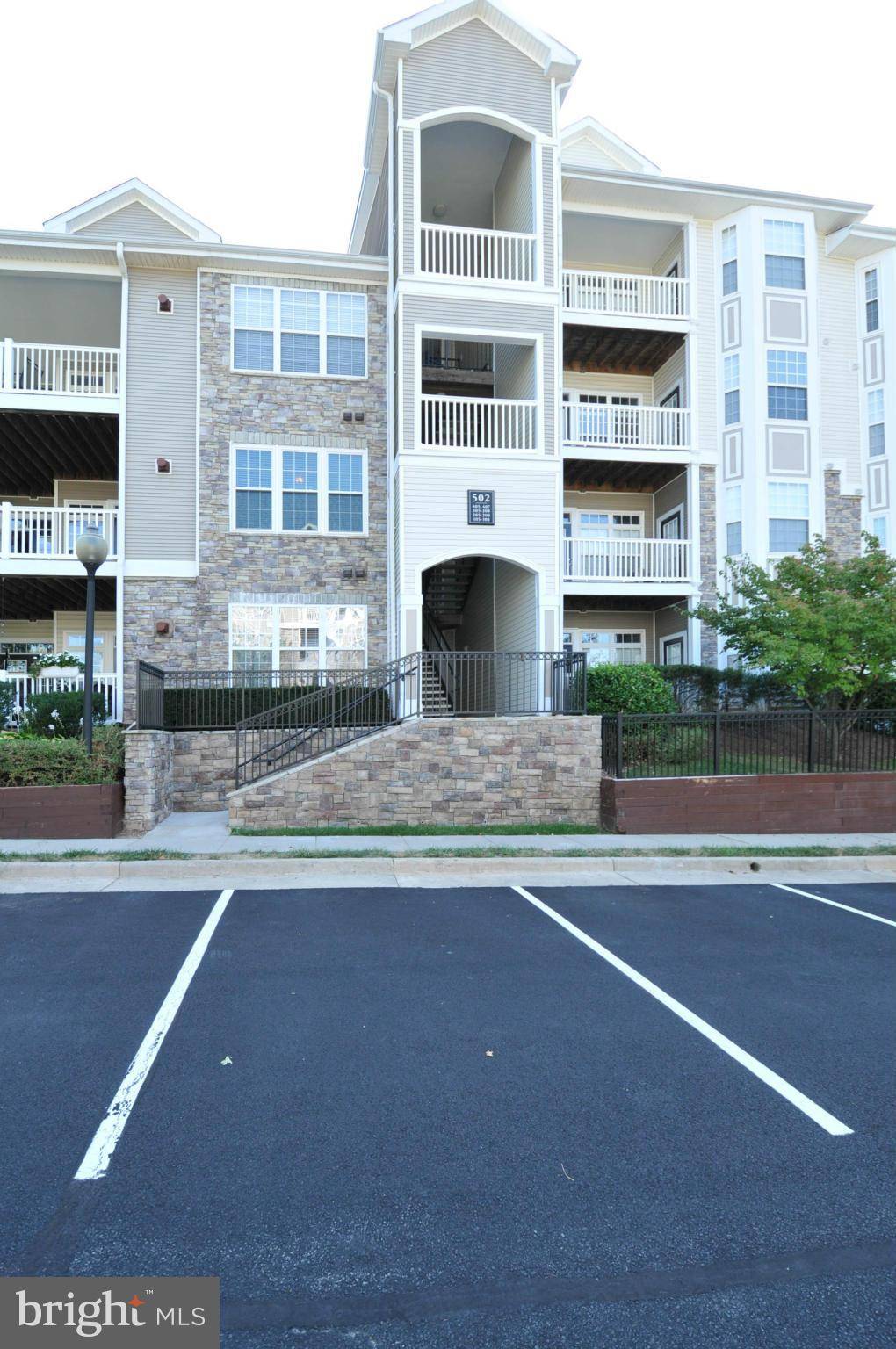 Leesburg, VA 20175,502 SUNSET VIEW TER SE #208