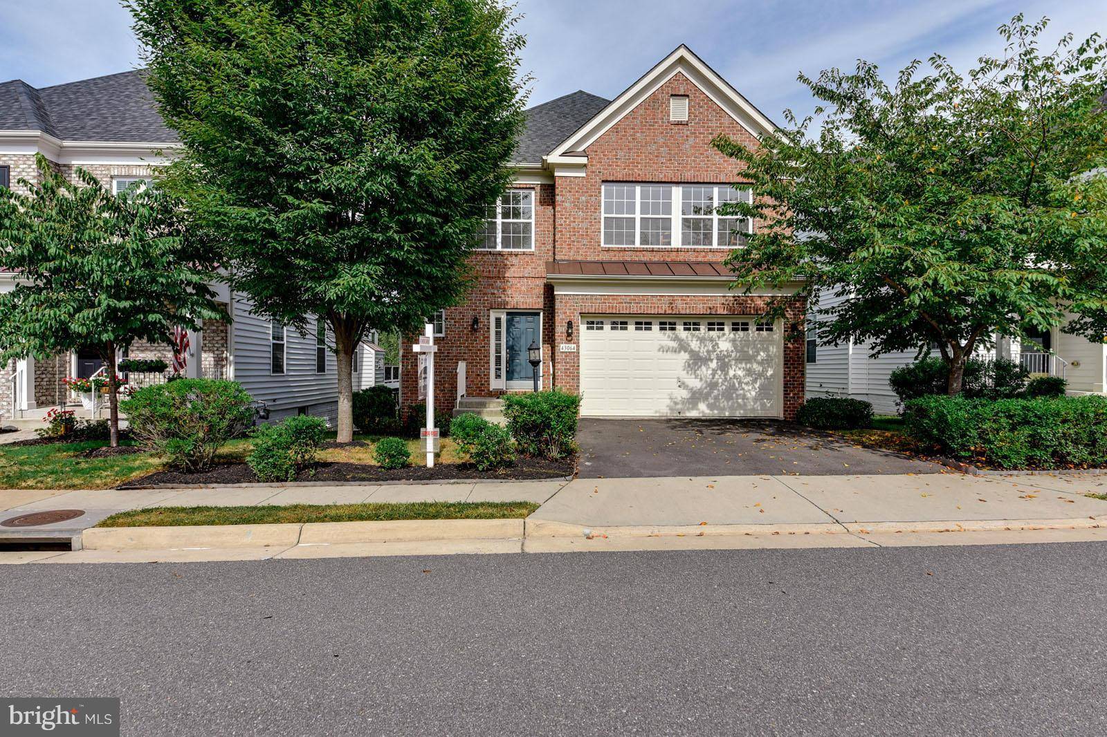 Ashburn, VA 20148,43064 LA RIVA DR