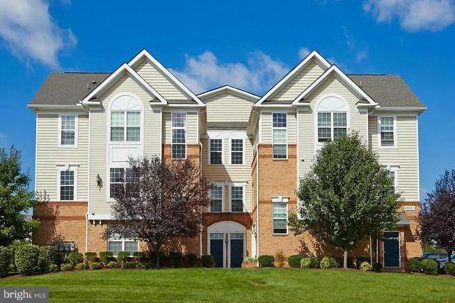 Ashburn, VA 20147,43371 LOCUST DALE TER #103