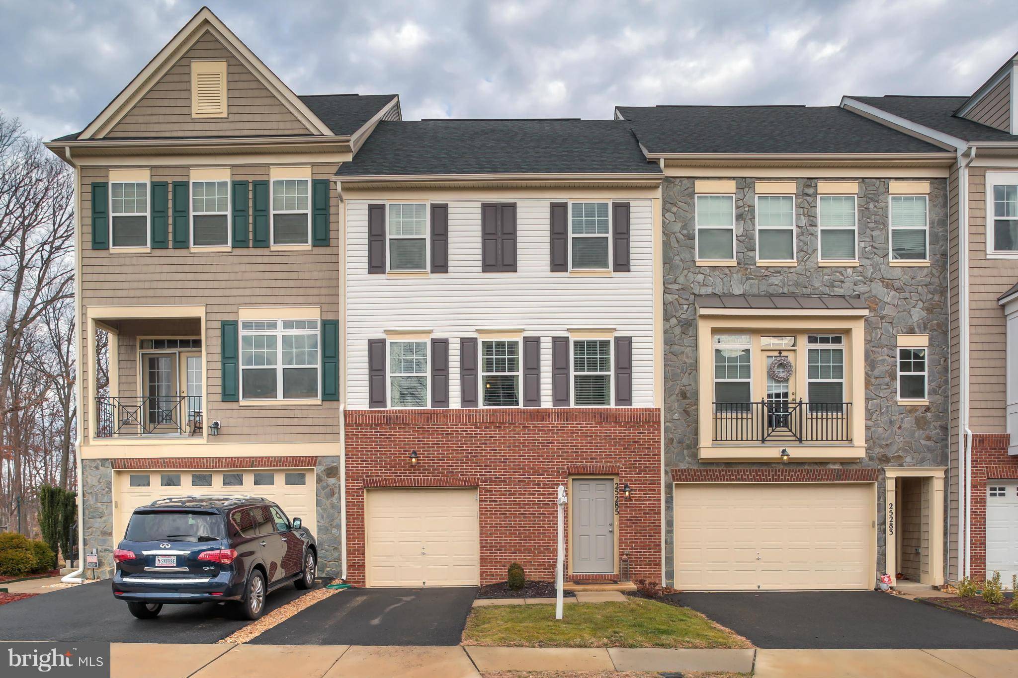 Chantilly, VA 20152,25285 DEMILTON TER