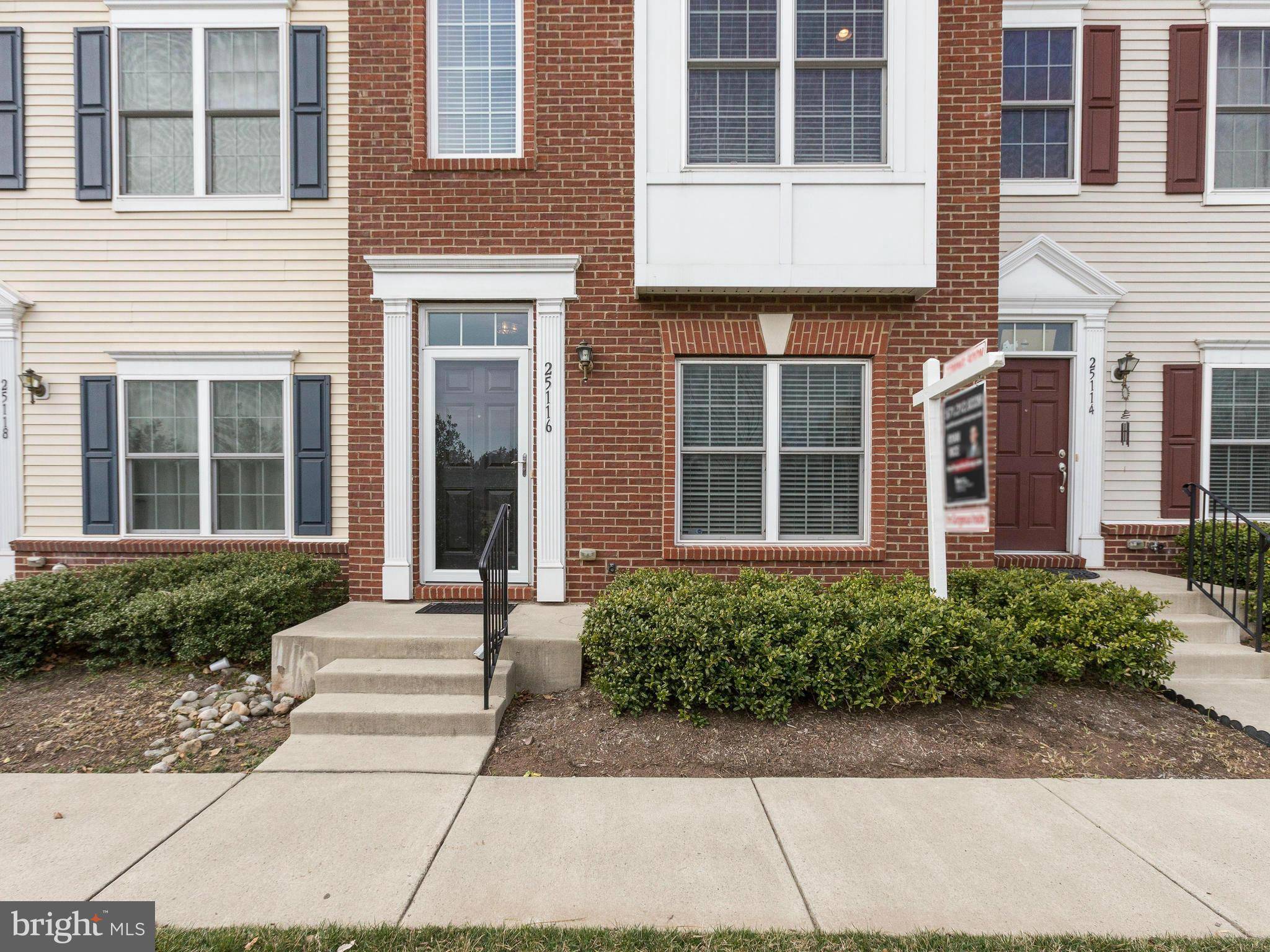 Chantilly, VA 20152,25116 LANGDON TER