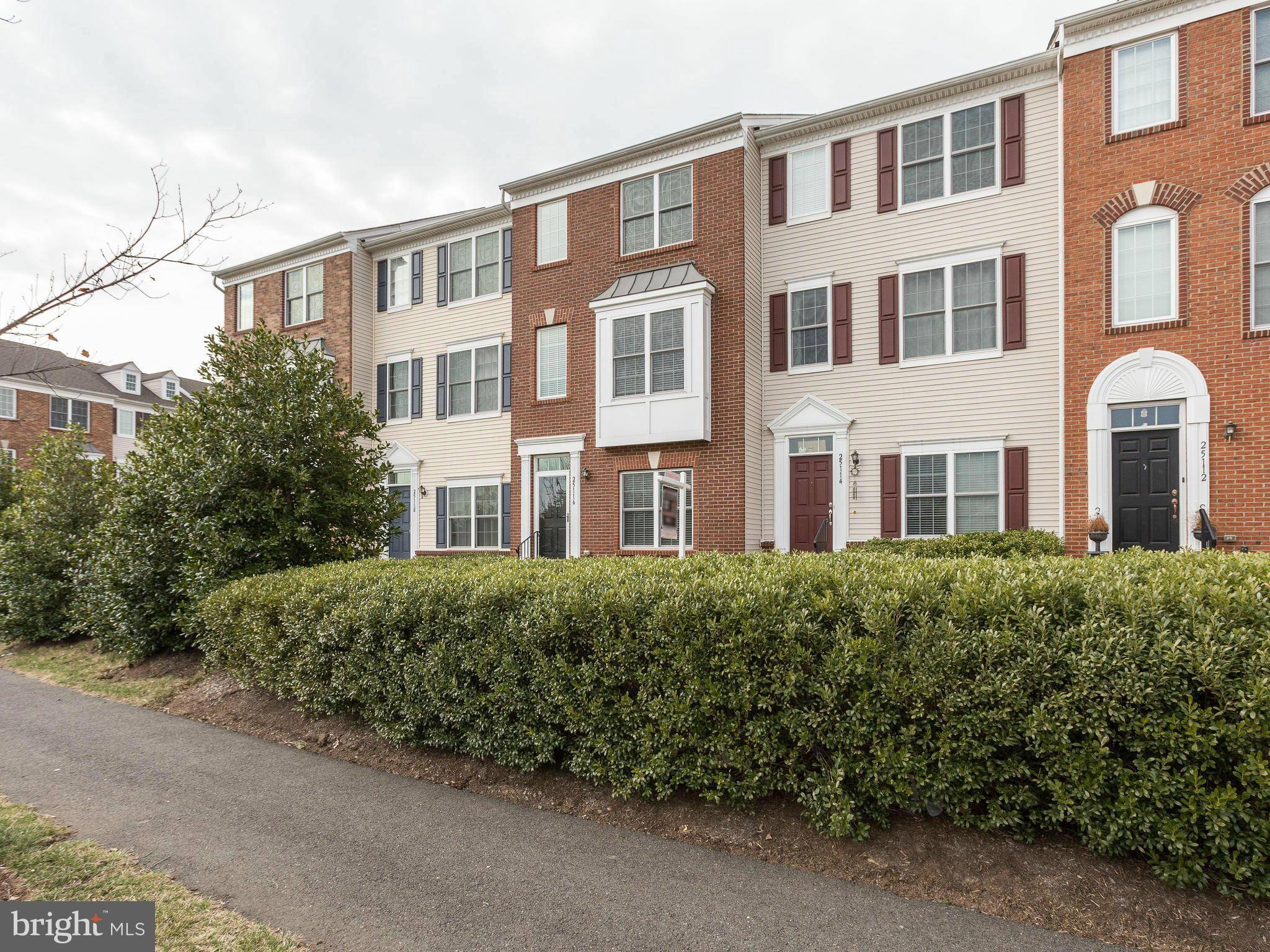 Chantilly, VA 20152,25116 LANGDON TER