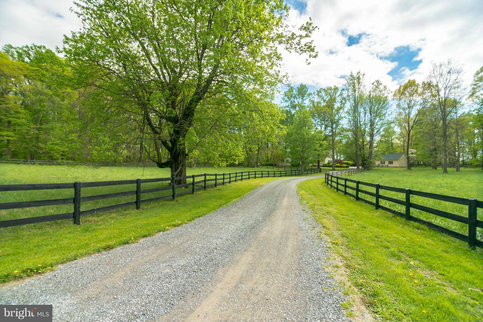 Purcellville, VA 20132,37015 NORTH FORK RD