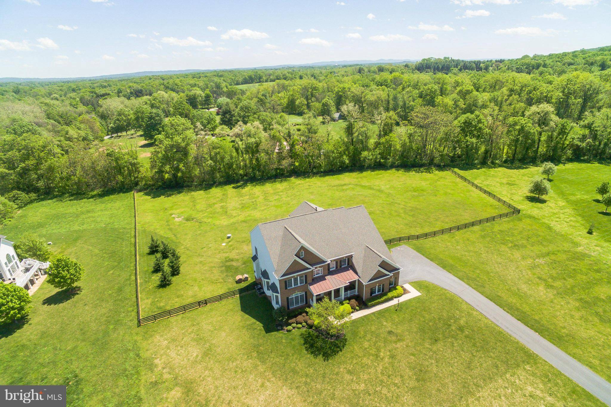 Round Hill, VA 20141,35633 GLENCOE CT