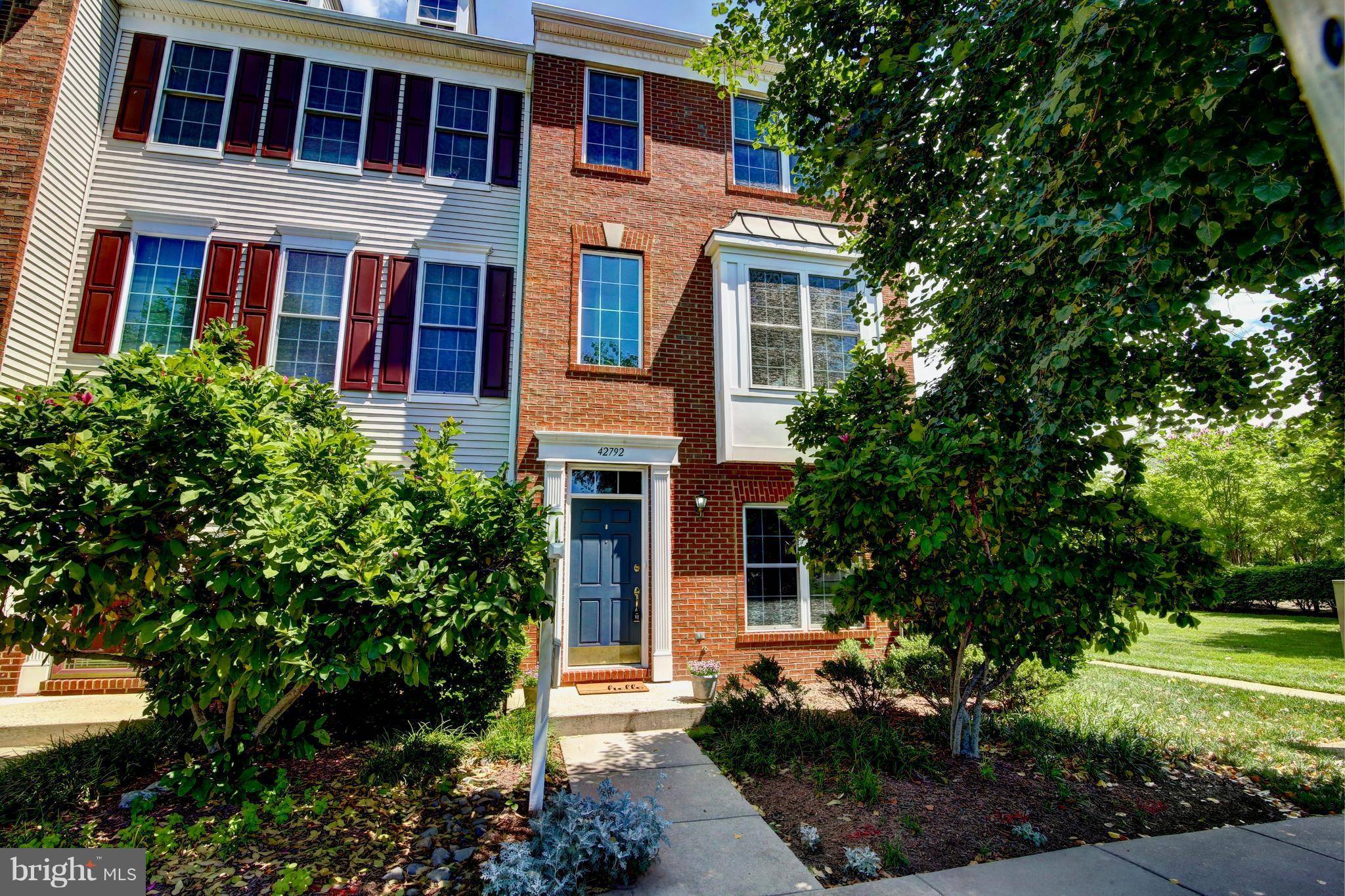 Chantilly, VA 20152,42792 CENTER ST