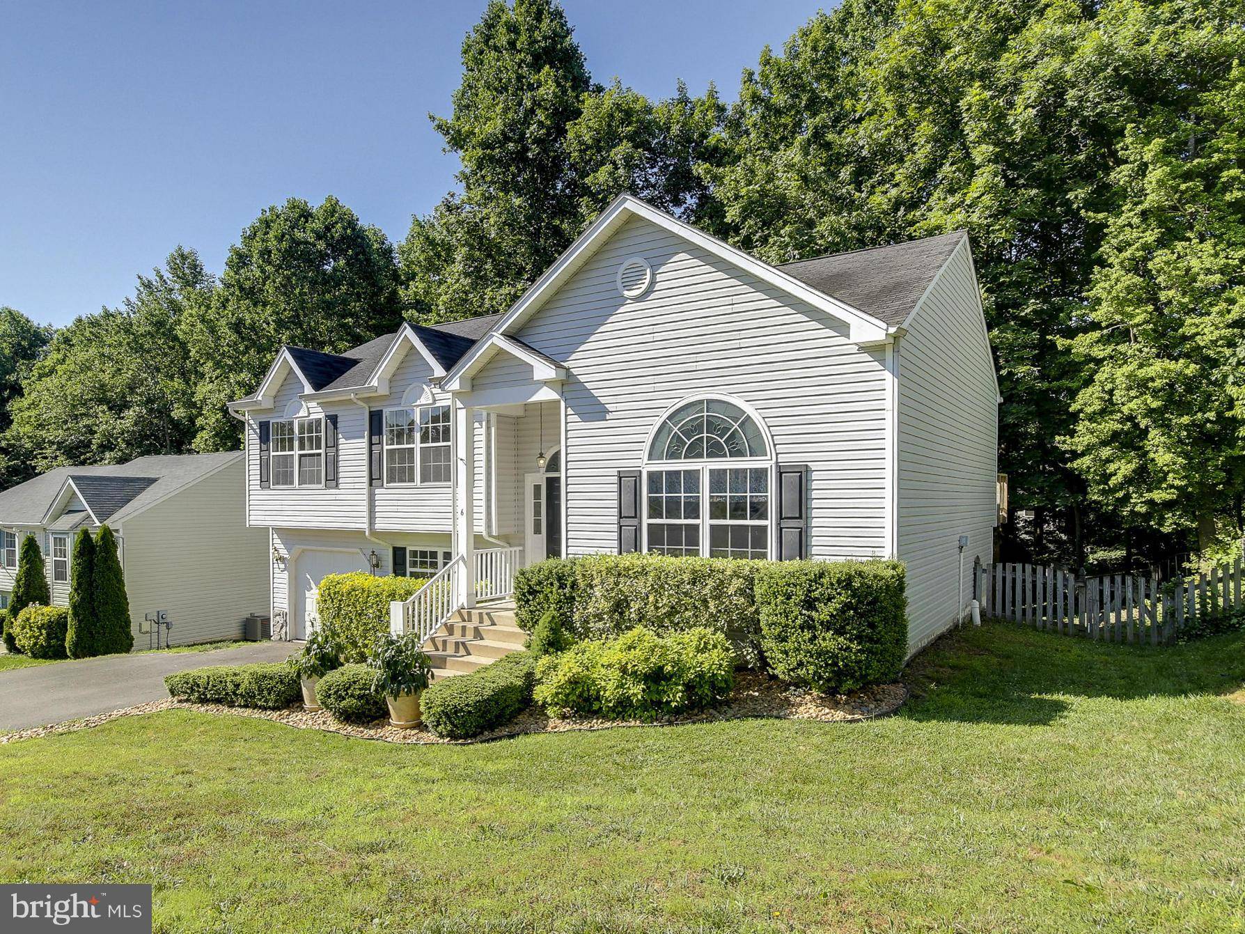 Fredericksburg, VA 22405,6 EBONY CT