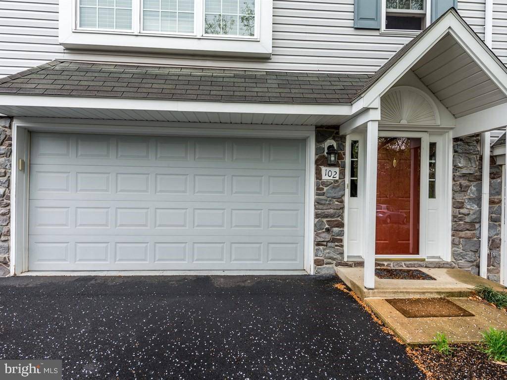 Lancaster, PA 17601,102 TOPLAND DR