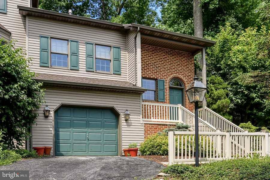 Hummelstown, PA 17036,725 HEIDEN DR