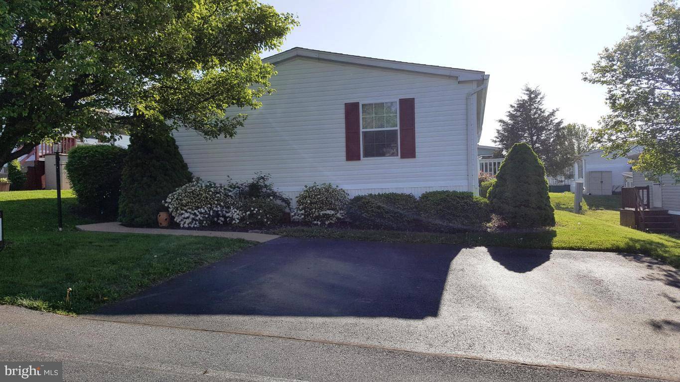 Lancaster, PA 17603,104 SADDLEFORD CT S