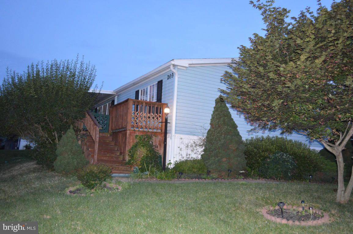 Lancaster, PA 17603,203 CLEARFIELD CT W