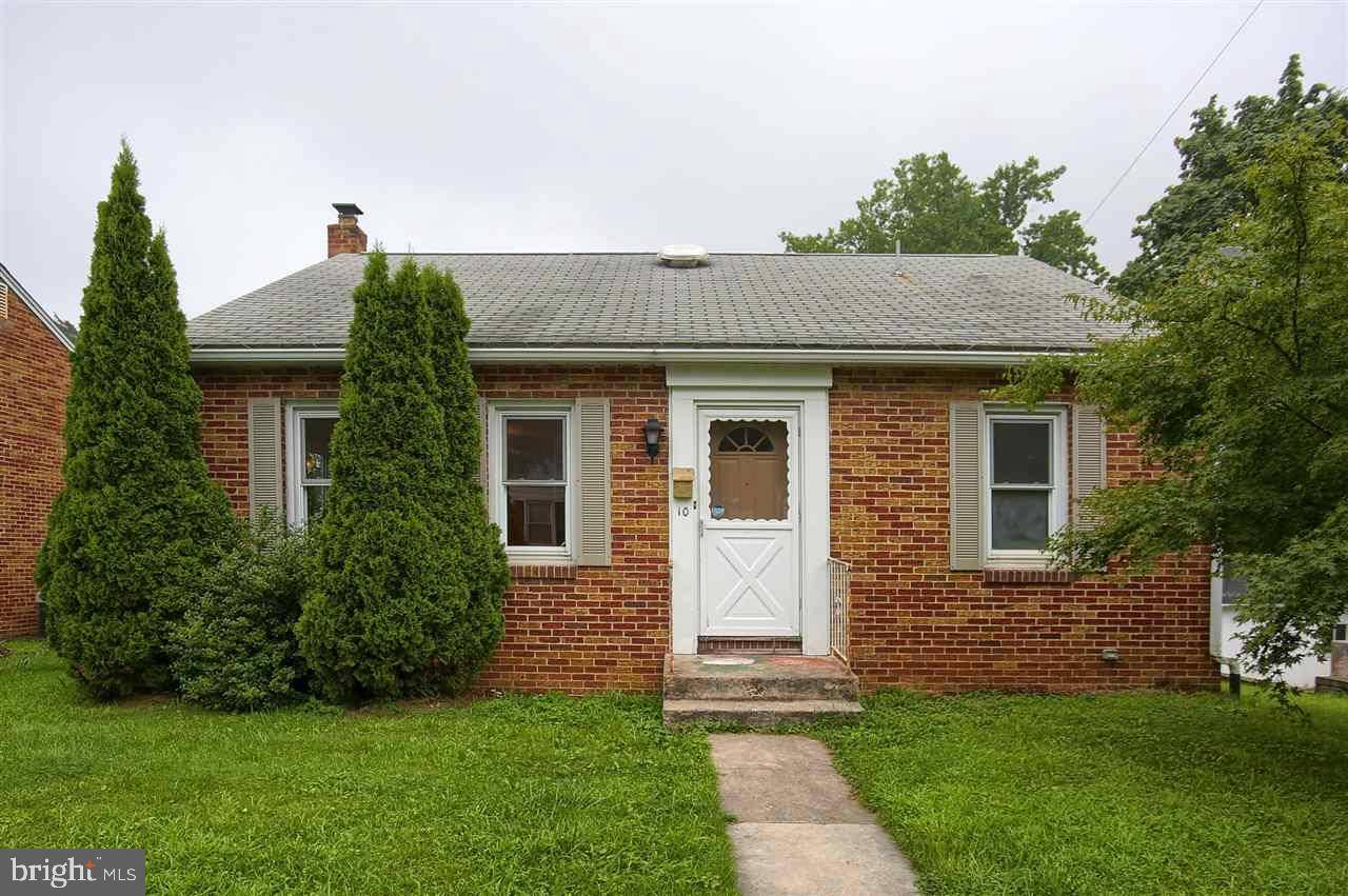 Mt Holly Springs, PA 17065,10 W PINE ST