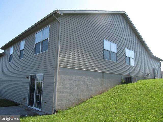 Hanover, PA 17331,24 LEXINGTON DR