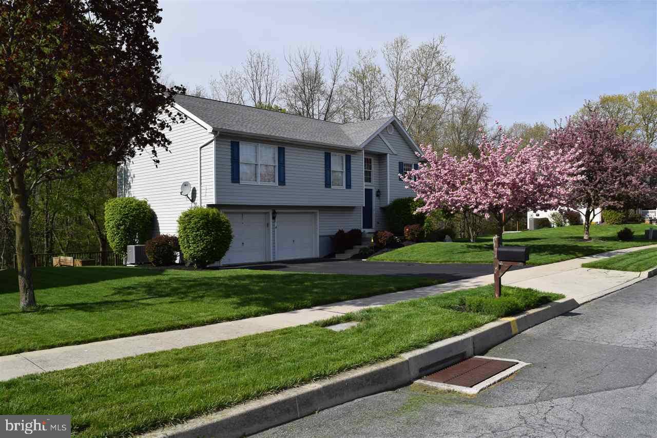 Harrisburg, PA 17110,2228 GORSE DR