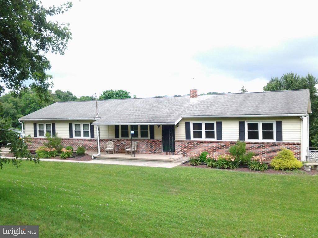 Fleetwood, PA 19522,327 POPLAR ST