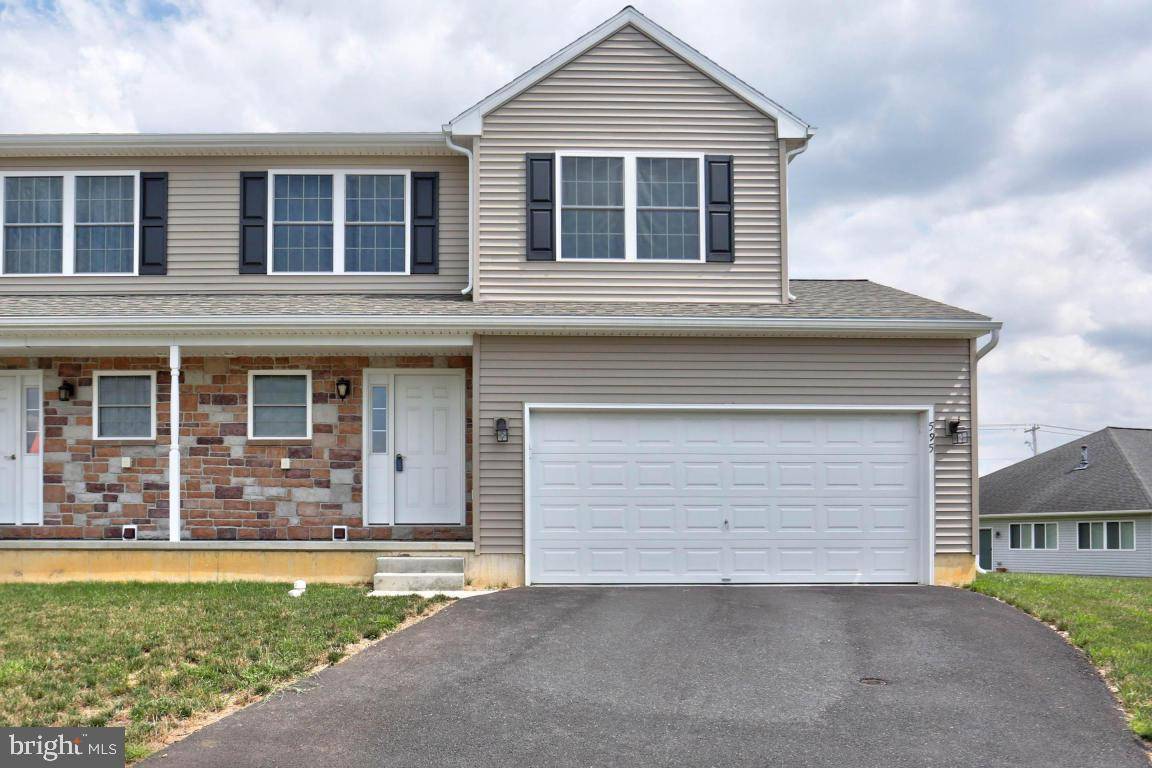 Mount Joy, PA 17552,595 FARMVIEW LN