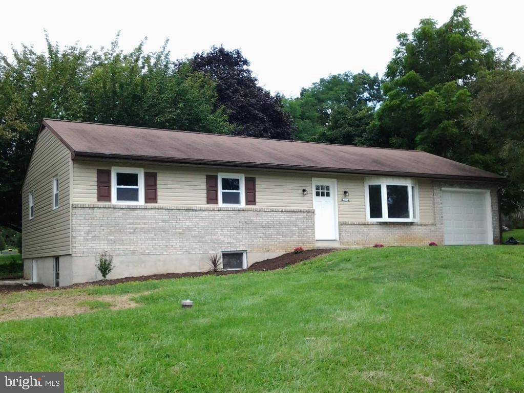 Stevens, PA 17578,825 MOCKINGBIRD CIR