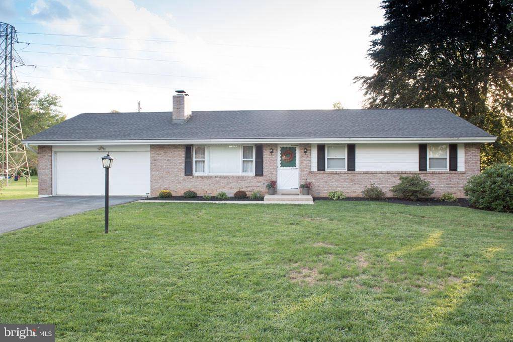 Leola, PA 17540,64 HICKORY LN