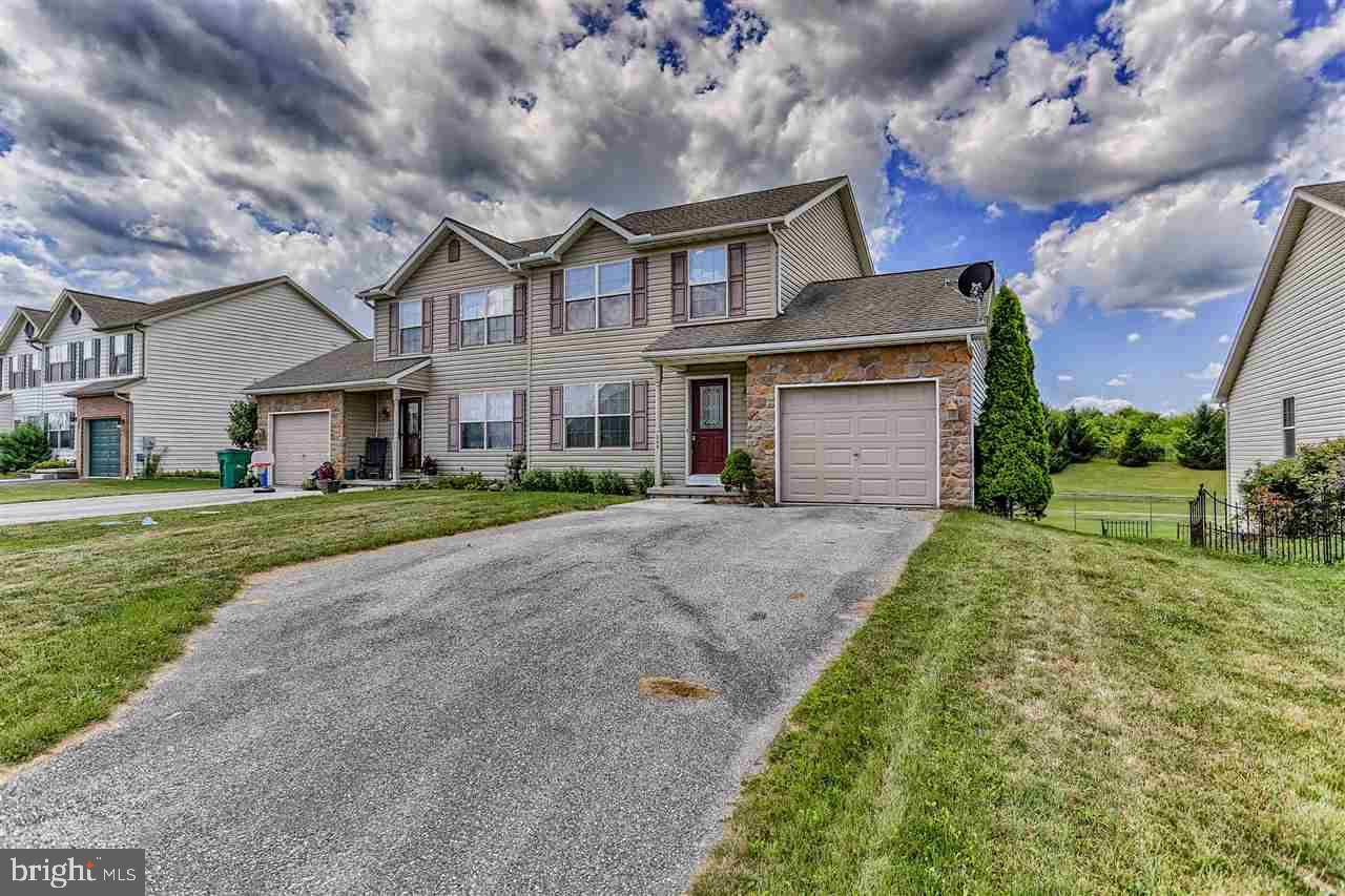 Hanover, PA 17331,119 HEMLOCK DR