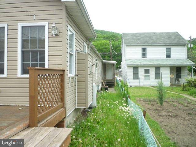 Coal Township, PA 17866,651 CENTER ST