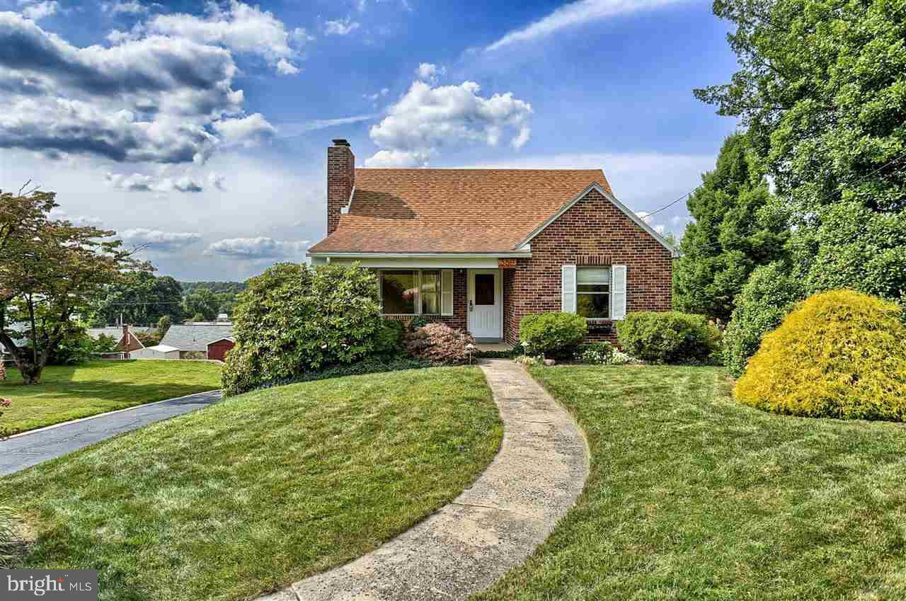 York, PA 17406,389 WOODLAND VIEW DR